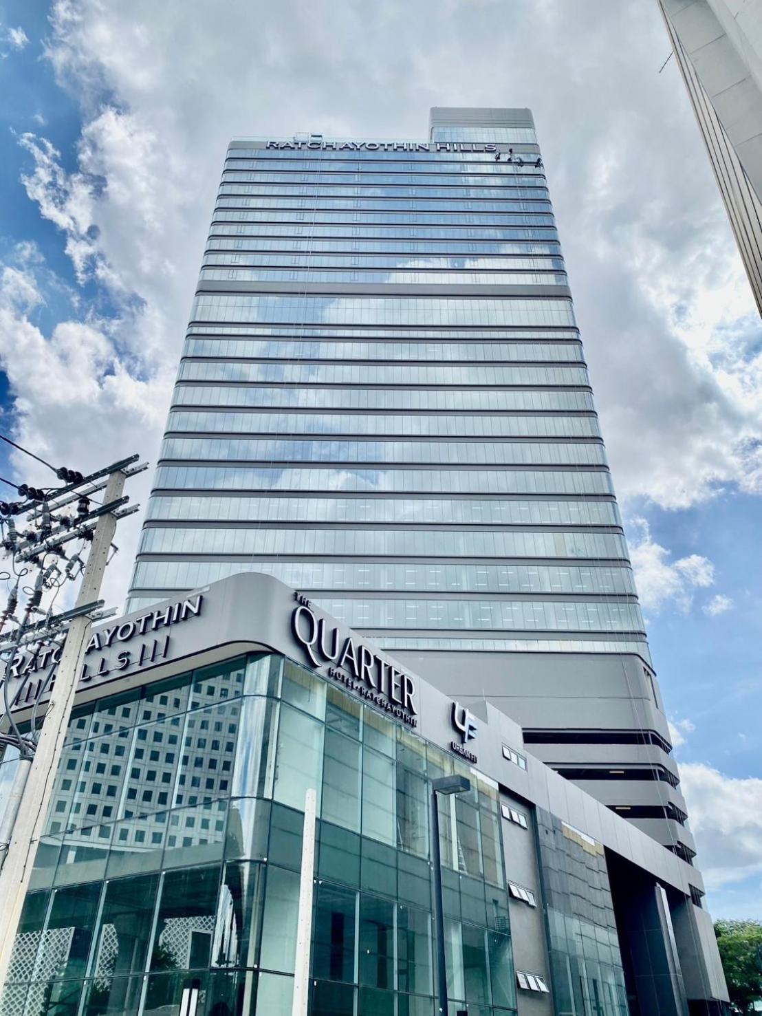 The Quarter Ratchayothin By Uhg Hotel Bangkok Exterior photo